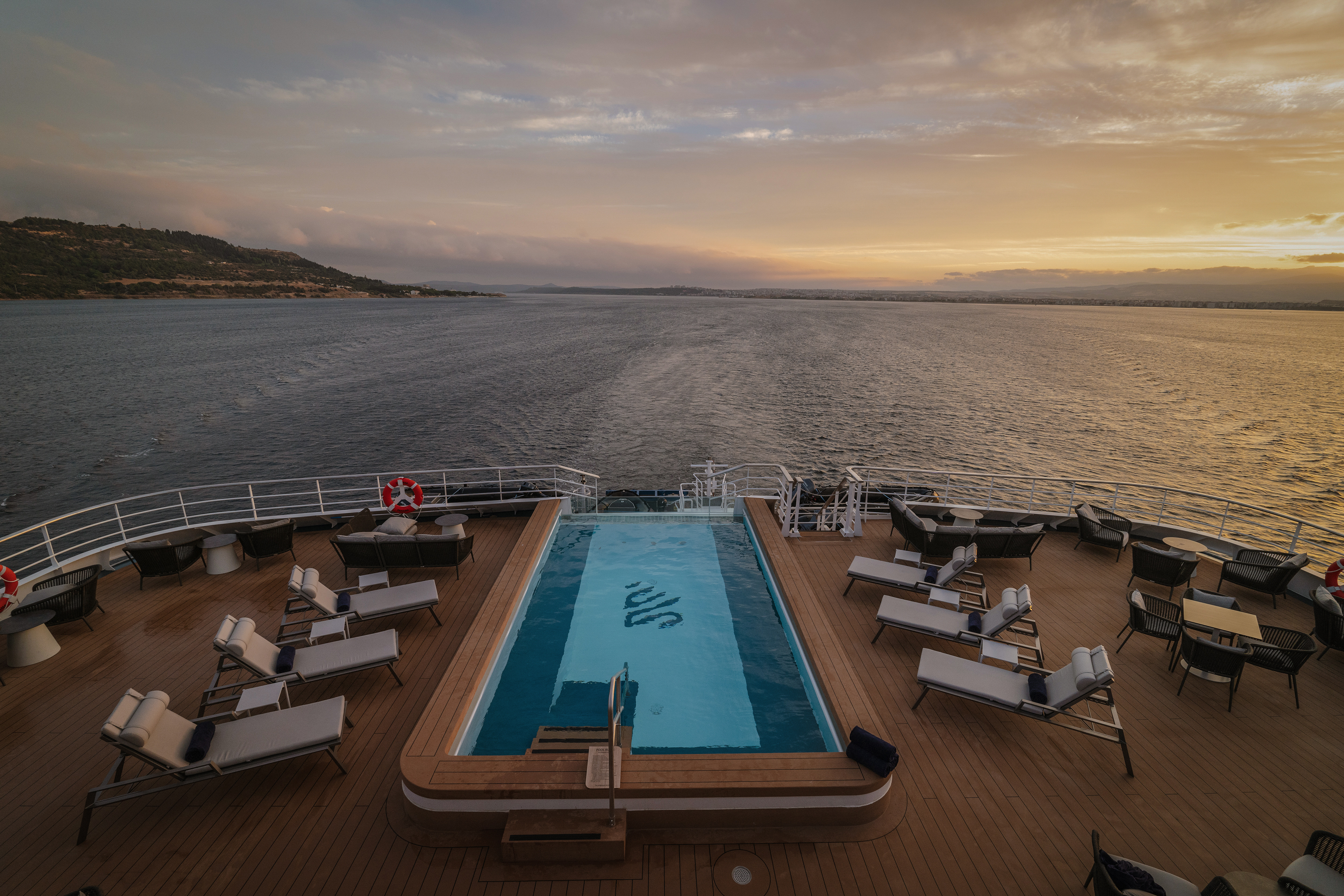 Swan Hellenic, Sh Diana, Pool Deck4
